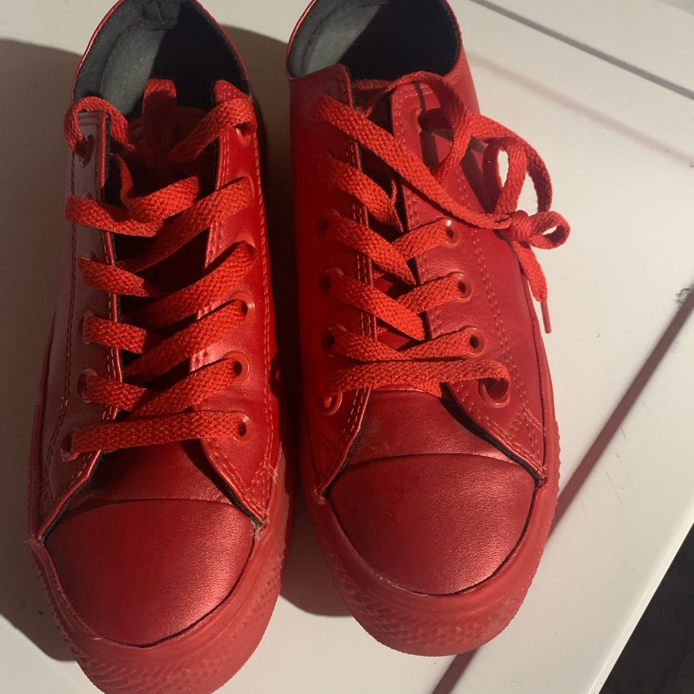 Red converse all stars